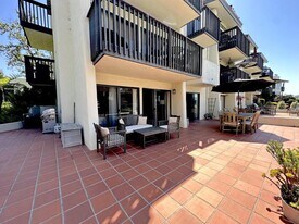 3375 Foothill Rd in Carpinteria, CA - Building Photo