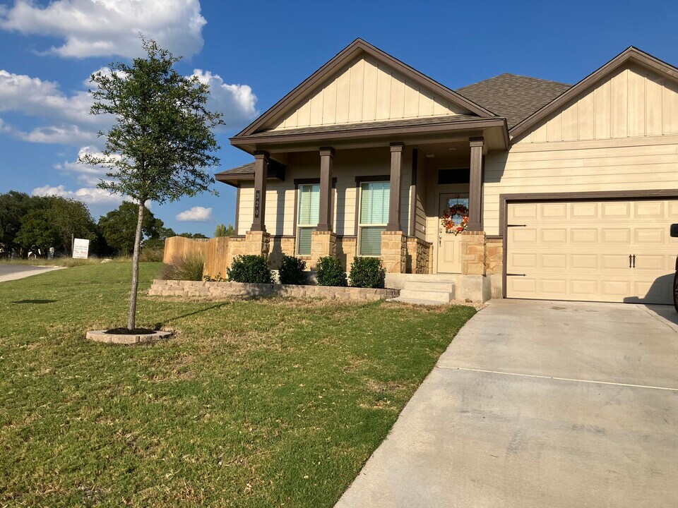 320 Pepper Mill Loop in Burnet, TX - Building Photo