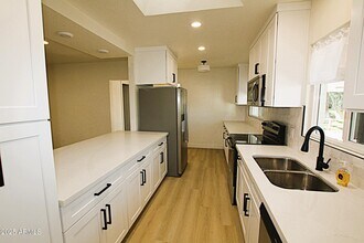 443 N Sycamore in Mesa, AZ - Building Photo - Building Photo