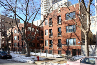 Winona Courtyard in Chicago, IL - Foto de edificio - Building Photo