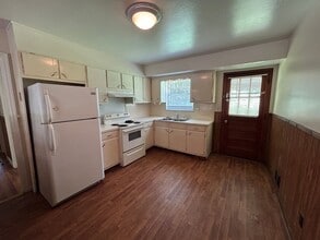 6694 Maxwell Dr in Lithia Springs, GA - Building Photo - Building Photo