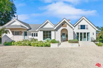 28861 Selfridge Dr in Malibu, CA - Building Photo - Building Photo