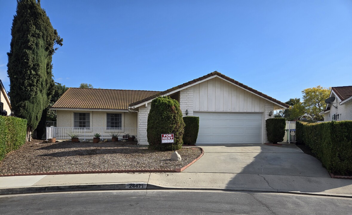 24471 Chamalea in Mission Viejo, CA - Building Photo