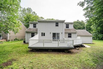 115 Rowe St in Newton, MA - Building Photo - Building Photo