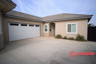 8609 Frankie Lou St in Bakersfield, CA - Building Photo