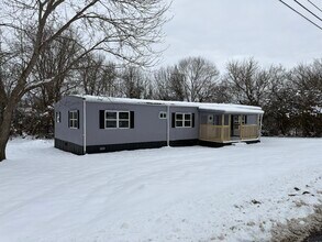 208 Slate Hill Rd in Telford, TN - Foto de edificio - Building Photo