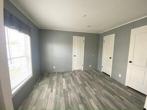 127 Lone Pine Dr in Hallandale Beach, FL - Building Photo - Building Photo