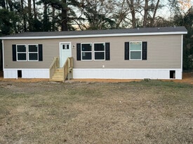 118 Clara St in Latta, SC - Building Photo