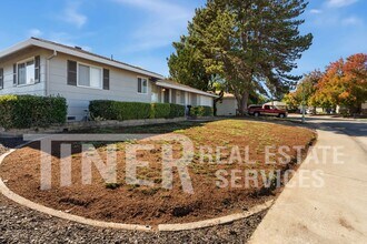 1302 Silver Oak Wy in Sacramento, CA - Building Photo - Building Photo