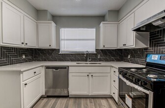 3301 Dalton St in Austin, TX - Building Photo - Building Photo