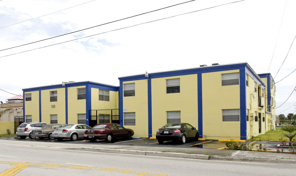 2130 Avenue S in Riviera Beach, FL - Building Photo