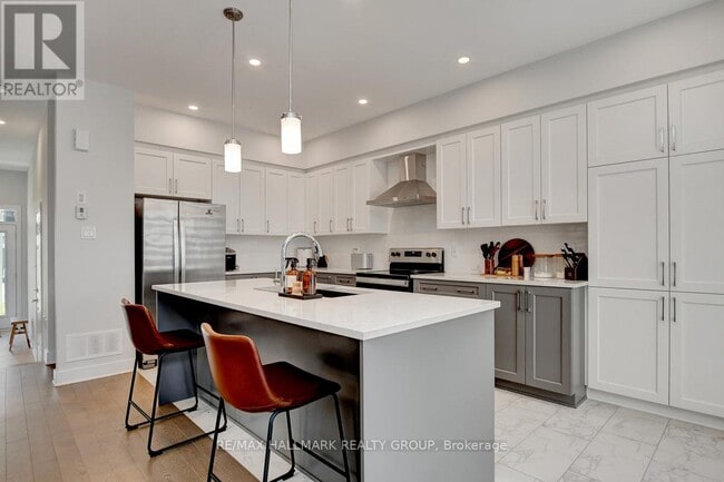 927 Omagaki Wy in Ottawa, ON - Building Photo - Building Photo