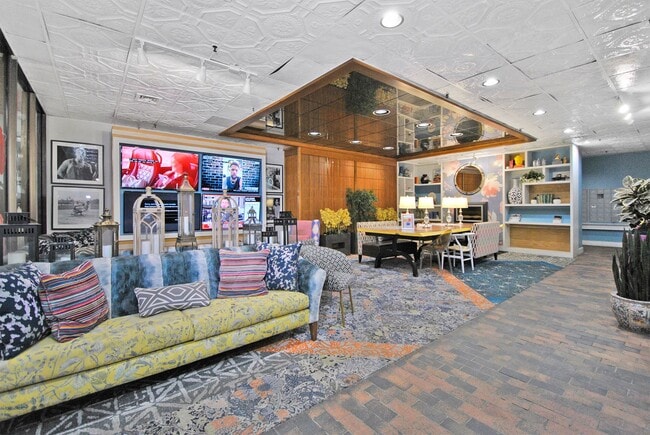 Washington Park Apartments in Detroit, MI - Foto de edificio - Building Photo