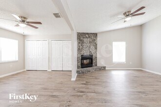 704 Del Rio Way in Kissimmee, FL - Foto de edificio - Building Photo