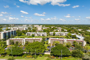 Huntington Lakes in Delray Beach, FL - Building Photo - Building Photo