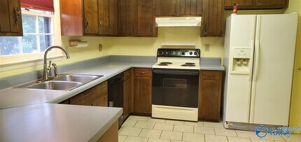 13111 Chaney Thompson Rd SE in Huntsville, AL - Building Photo - Building Photo