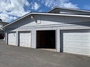 1630 SE Tempest Dr in Bend, OR - Building Photo - Building Photo