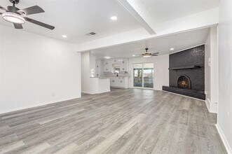 800 Overhill Ct in Hurst, TX - Building Photo - Building Photo