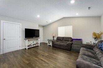 1827 E 69th Ct N in Park City, KS - Building Photo - Building Photo