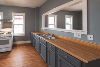 130 Shurtleff St in Chelsea, MA - Building Photo - Building Photo