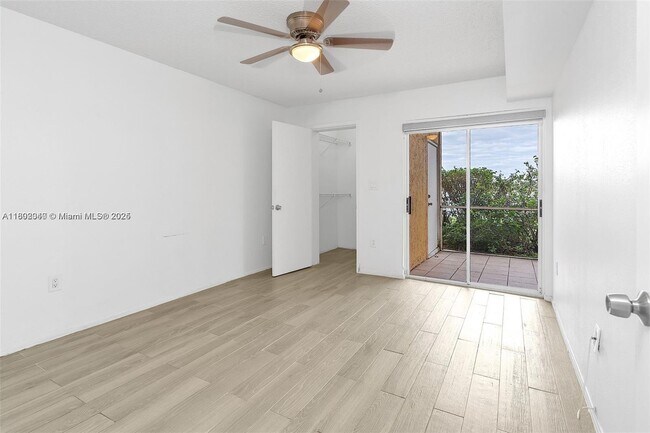 2351 NW 33rd St in Oakland Park, FL - Building Photo - Building Photo