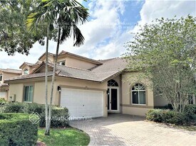 8165 Madison Lakes Cir S in Davie, FL - Building Photo