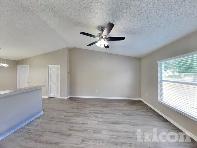 938 Millenbeck Ave in Deltona, FL - Building Photo - Building Photo