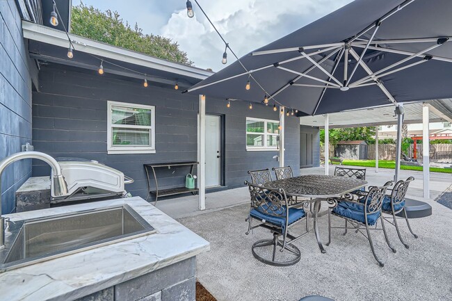 5902 S Switzer Ave in Tampa, FL - Building Photo - Building Photo