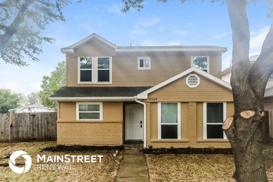 10368 Wood Heights Dr in Dallas, TX - Foto de edificio