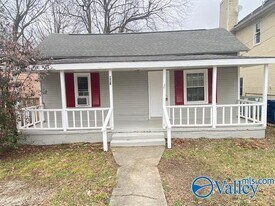 807 Oshaughnessy Ave NE in Huntsville, AL - Building Photo