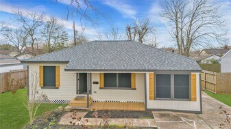 510 Willow St in Pasadena, TX - Building Photo