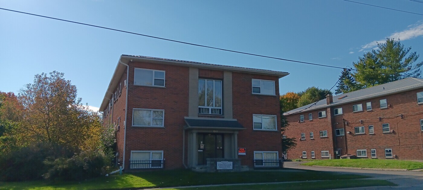 1517 Trafalgar St in London, ON - Building Photo