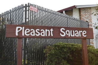 Pleasant Square Apartments in Oregon City, OR - Building Photo - Building Photo