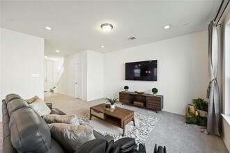 402 Lynwood Gold Wy in Pflugerville, TX - Building Photo - Building Photo