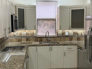 18181 NE 31st Ct in Aventura, FL - Building Photo - Building Photo