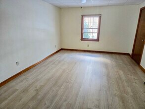 216 Ashland Ave in Southbridge, MA - Building Photo - Building Photo