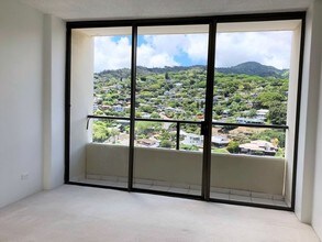 1717 Mott Smith Dr-Unit -2201 in Honolulu, HI - Foto de edificio - Building Photo