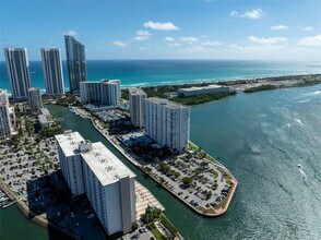 500 Bayview Dr, Unit # 1520 in Sunny Isles Beach, FL - Building Photo - Building Photo