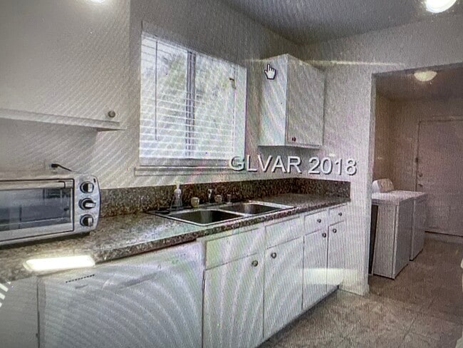 6505 Aberdeen Ln in Las Vegas, NV - Building Photo - Building Photo
