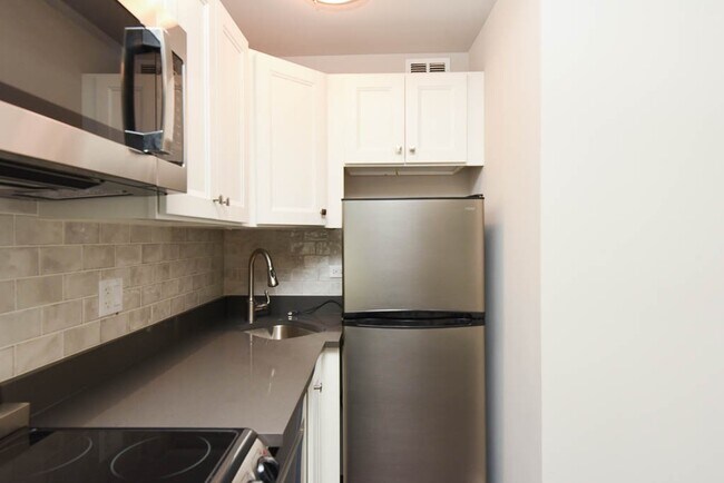640 W Wrightwood Ave in Chicago, IL - Building Photo - Building Photo