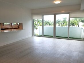 6580 Indian Creek Dr in Miami Beach, FL - Building Photo - Building Photo