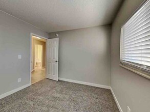6930 Sugar Creek Cir in Colorado Springs, CO - Foto de edificio - Building Photo