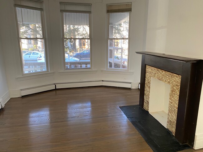1515 W Wilson Ave, Unit 1 in Chicago, IL - Building Photo - Building Photo