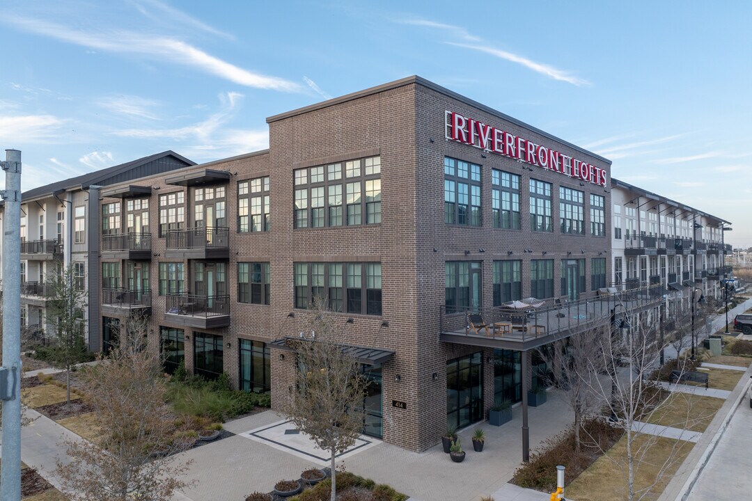 Riverfront Lofts in Waco, TX - Foto de edificio