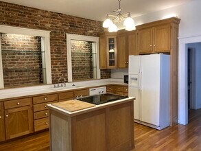 416 S Campbell Ave, Unit 416 in Springfield, MO - Building Photo - Building Photo