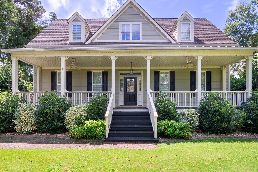 202 Lagoon Dr in Clarks Hill, SC - Building Photo