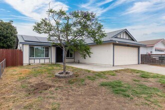 11355 Camarosa Cir in San Diego, CA - Building Photo - Building Photo