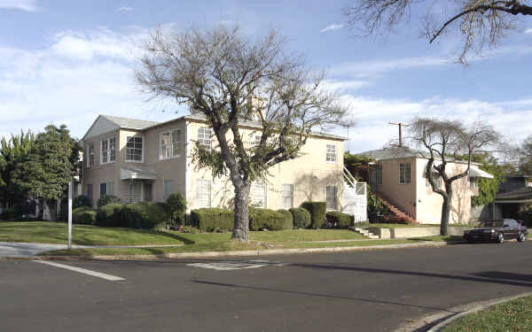 800 E San Antonio Dr in Long Beach, CA - Foto de edificio