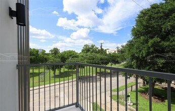 2134 Lucas Dr in Dallas, TX - Building Photo - Building Photo