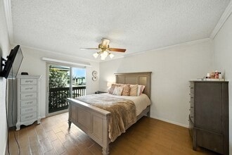 3919 Fairmont Pkwy, Unit 115 in Pasadena, TX - Building Photo - Building Photo